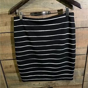 Banana Republic Black and White Pencil Skirt